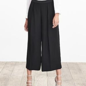 NWT NAVY BANANA REPUBLIC WIDE LEG CROP
